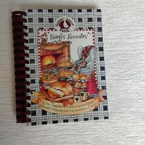 Vintage Gooseberry Patch Family Favorites Cookbook